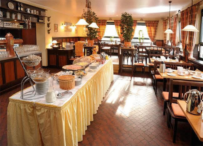 Hotel Grasbrunner Hof Екстер'єр фото
